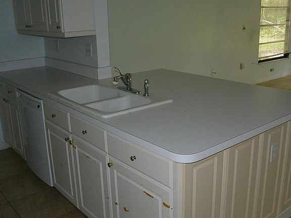 4th image of 2063 Pellam Blvd