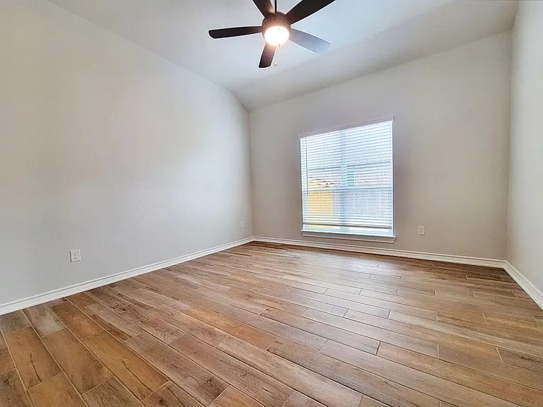 4413 Royal Oak Blvd — Photo 18