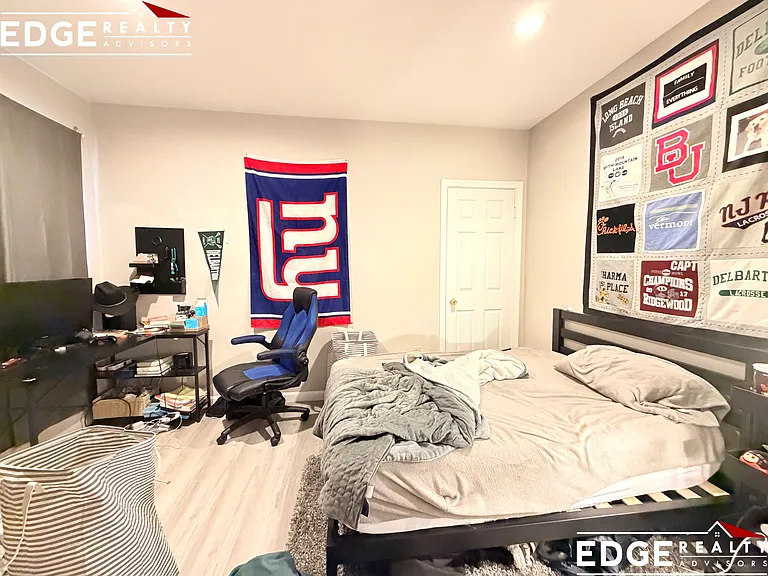 66 Quint Ave #1A — Photo 6