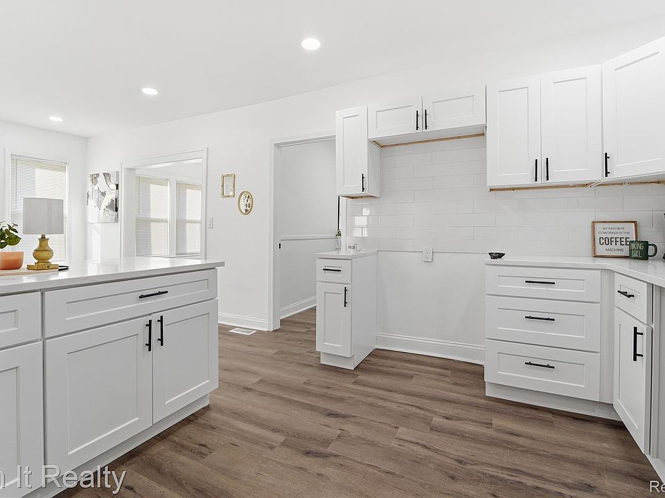 16803 Lawton St, photo 19