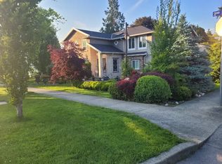 821 2nd St #1A, New Westminster, BC V3L2N4