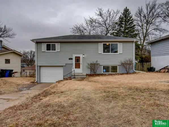 9211 Sahler St, Omaha, NE 68134