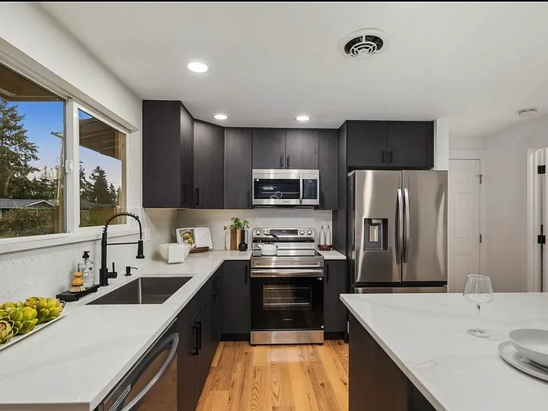 16802 NE 6th Pl — Photo 15