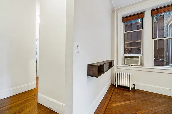 Rented by Avi Nash Associates | media 6