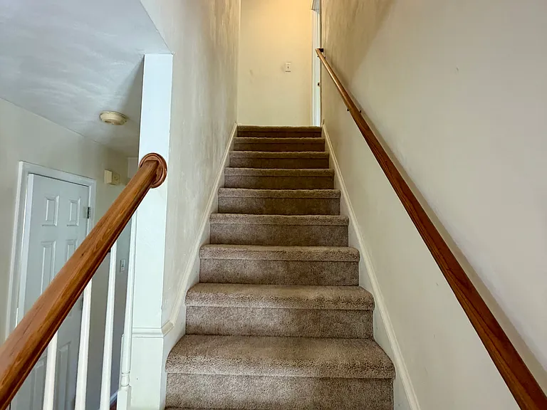 1400 Dalsbury Ln — Photo 16