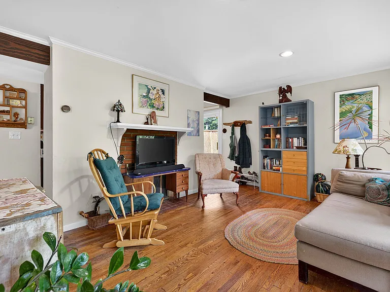 12805 Atlantic Ave — Photo 5