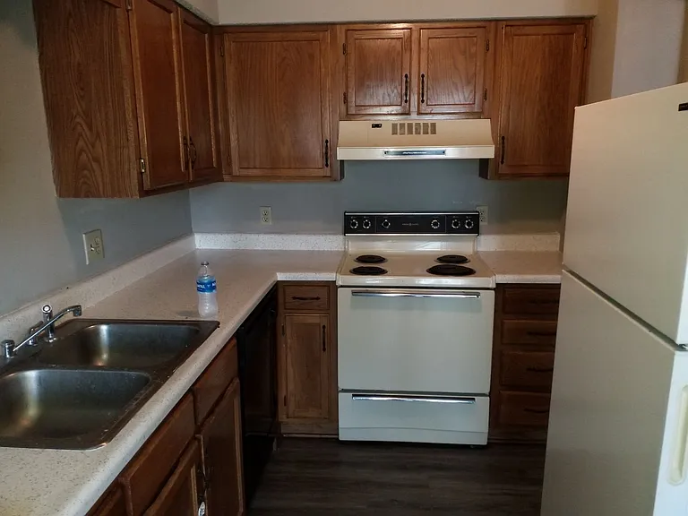 209 W Main St — Photo 29