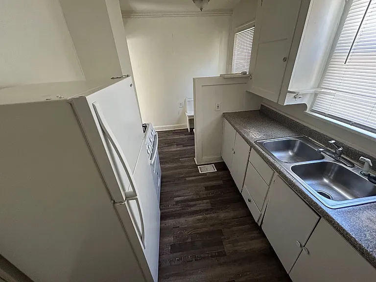 5357 Swope Pkwy — Photo 3