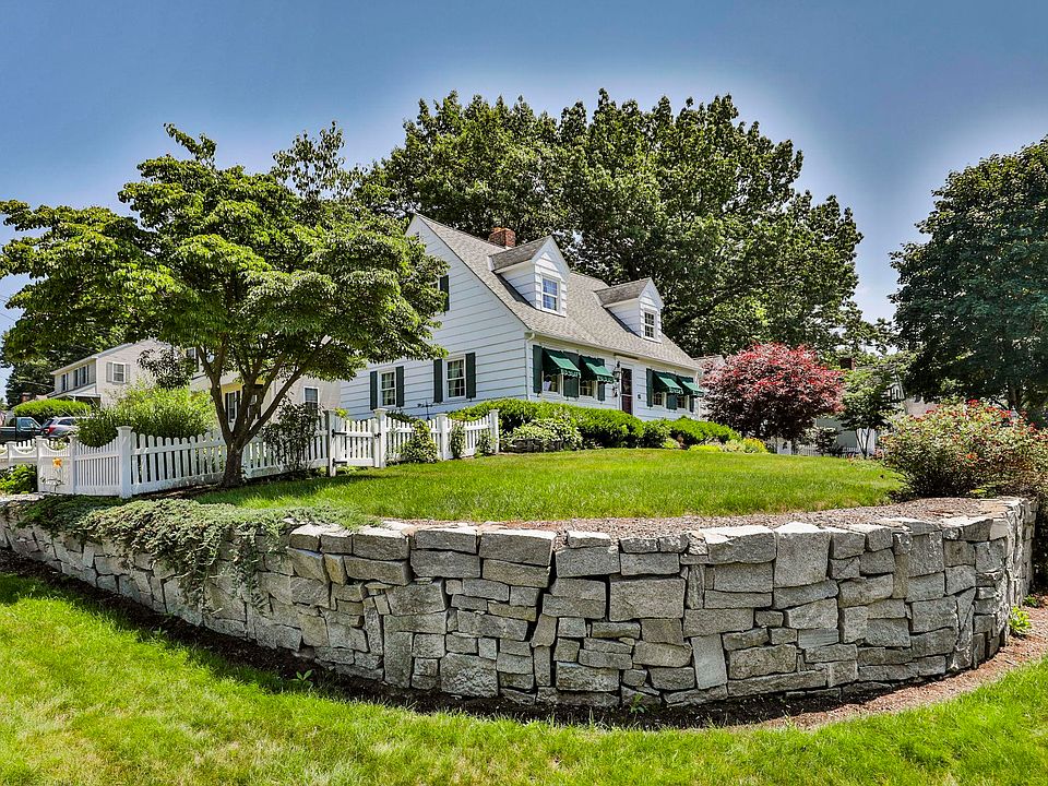 15 Hooker Street, Nashua, NH 03064 | Zillow