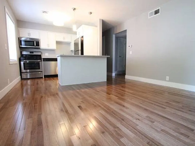 Kristen Place — Photo 3