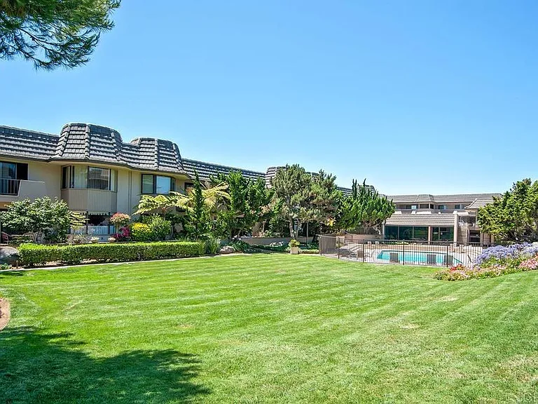 836 S Sierra Ave — Photo 28
