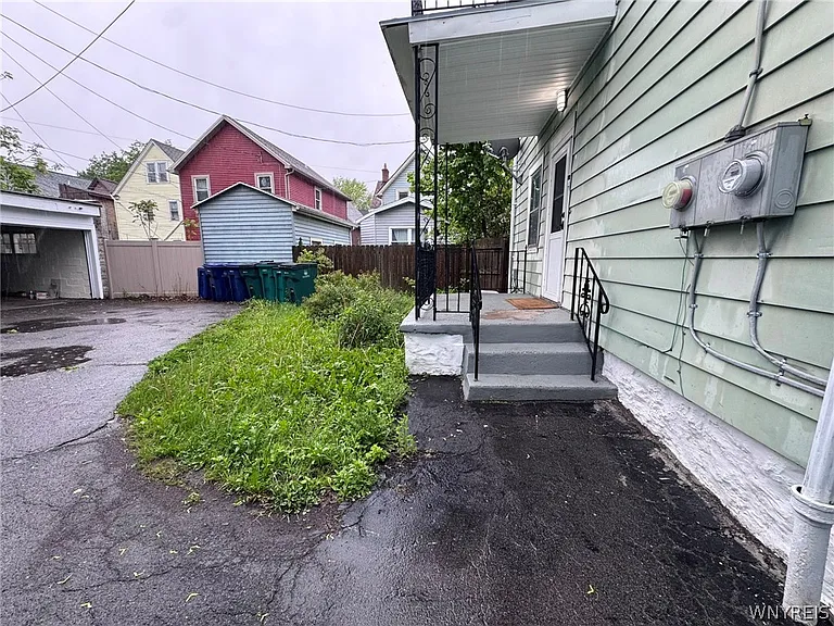 405 W Ferry St #LOWER — Photo 31