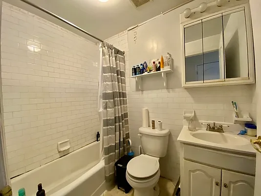 Rented by Highline Residential | media 6