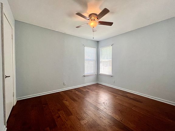 3rd image of 609 W O'Dell St