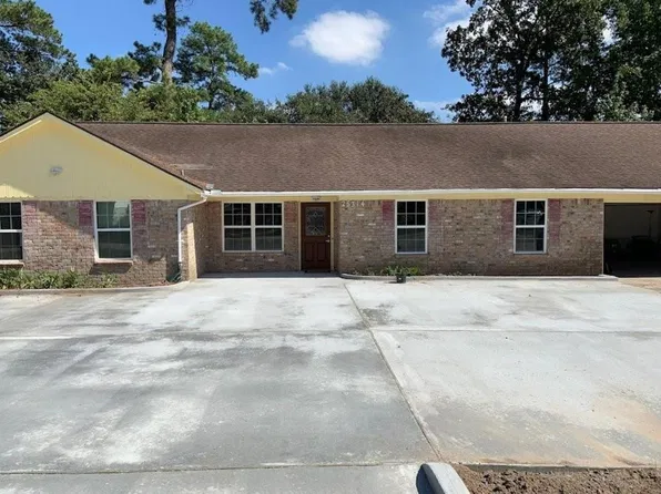 25314 Oakhurst Dr, Spring, TX 77386