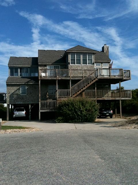 2nd image of 144 N Spinnaker Ct