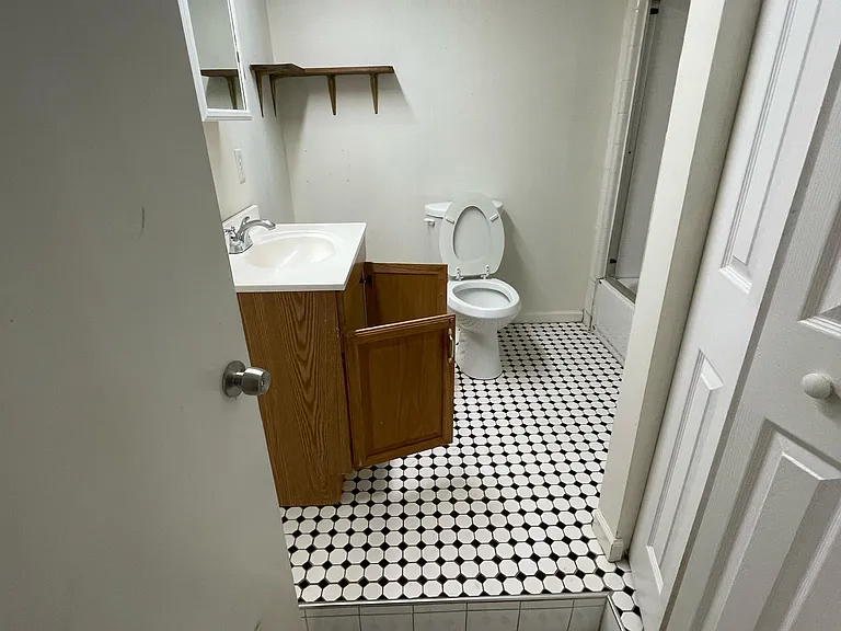 2336 Myra St #B — Photo 17