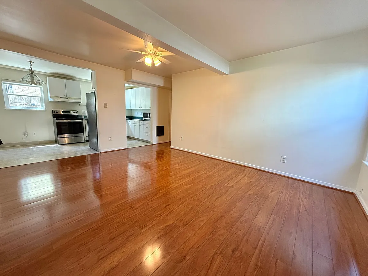 Building Photo - 2606 Coolidge Ave #B