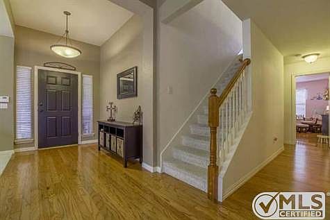 3rd image of 2820 Bluffview Dr