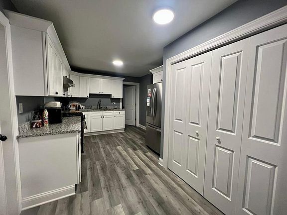 5th image of 51 S Seymour Ave #1