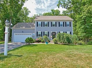 40 Glenside Dr, Blackstone, MA 01504