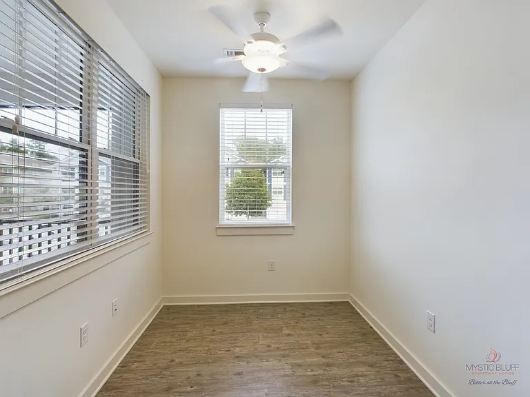 Mystic Bluff Apartments — Photo 65