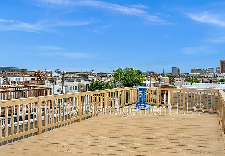 2 W Clement St — Photo 21