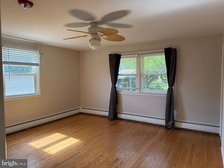 319 Meetinghouse Ln — Photo 25