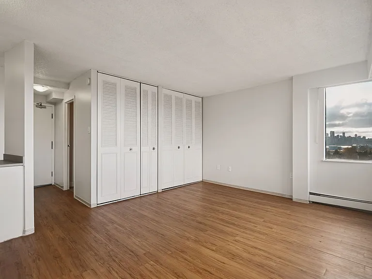 1959 Marine Dr — Photo 39