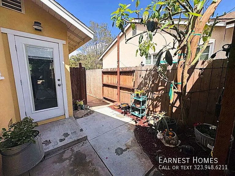 19020 Sylvan St — Photo 14