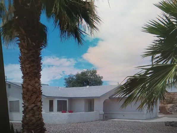 13485 S Canyon Dr, Topock, AZ 86436