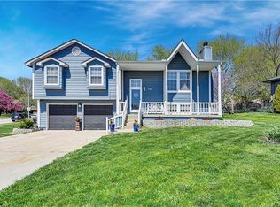 1706 Kimberwick Ct, Raymore, MO 64083