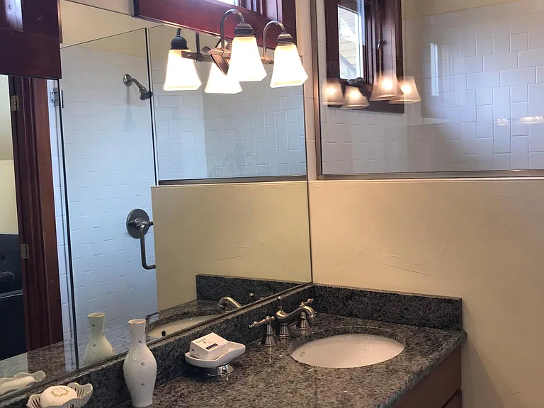 Balcony Room Bathroom