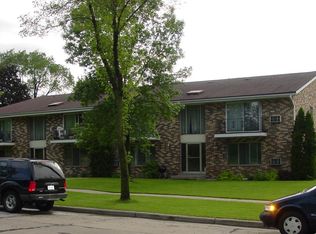 5163 N 107th St APT 1, Milwaukee, WI 53225