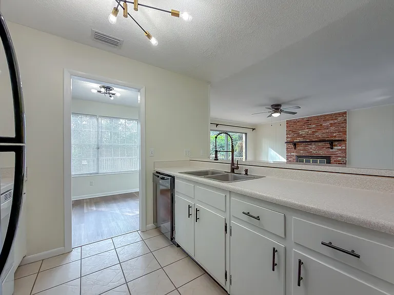 307 Sweetbriar Dr — Photo 8