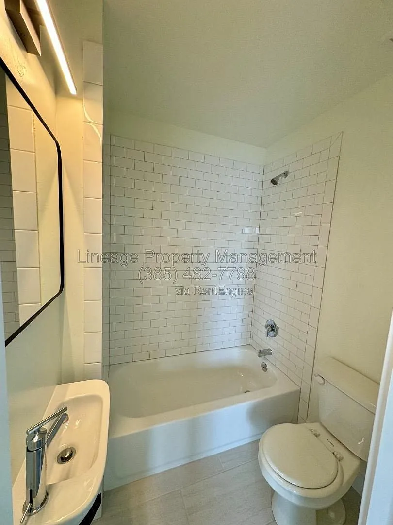 Studio, 1.0 bath, $850 — Photo 4