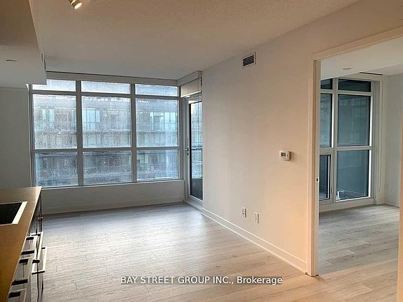 2nd image of 80 Queens Wharf Rd #1212