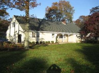 136 N Dunton Ave, East Patchogue, NY 11772