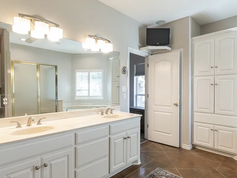 364 Alexandra Dr — Photo 16