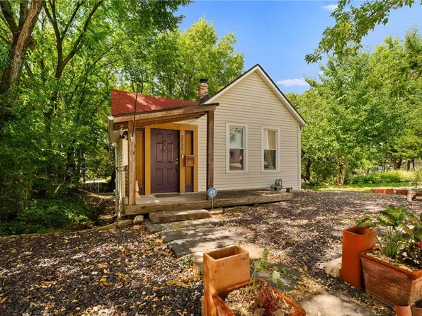2920 Belleview Ave, Kansas City, MO 64108