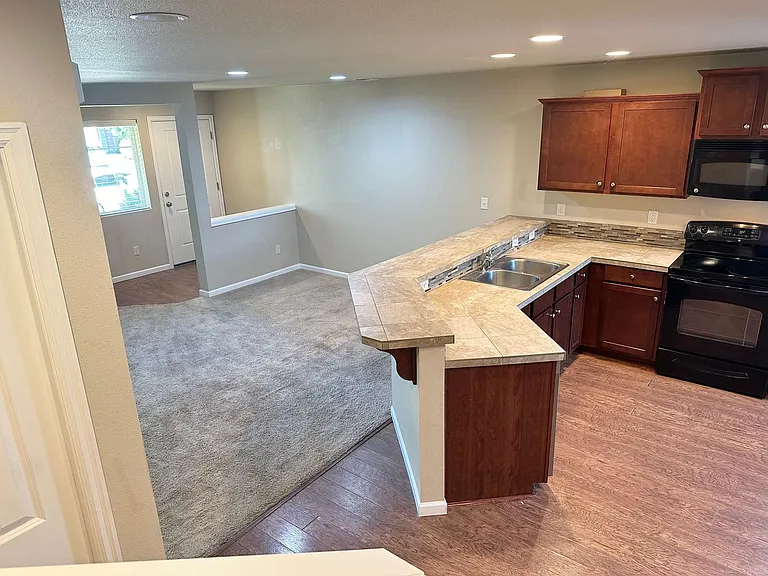 3968 SE Lone Oak St — Photo 5