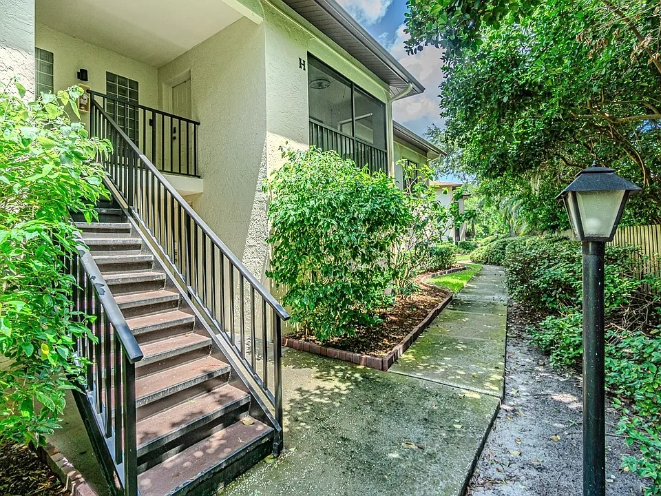 3345 Crystal Ct E #H