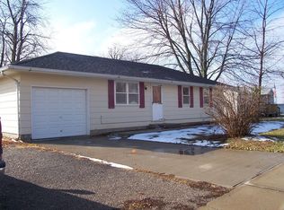 104 E Rosehill Rd, Centerview, MO 64019