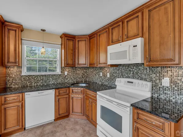 169 Concordia Cir #A, Monroe Township, NJ 08831
