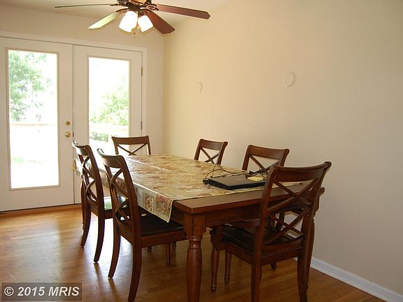 Dining room w/french doors to deck