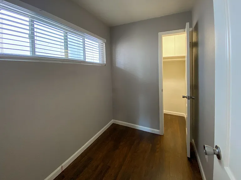 1717 Amber Dr — Photo 11