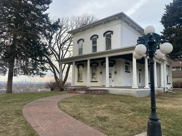 624 Oakland Ave, Council Bluffs, IA 51503