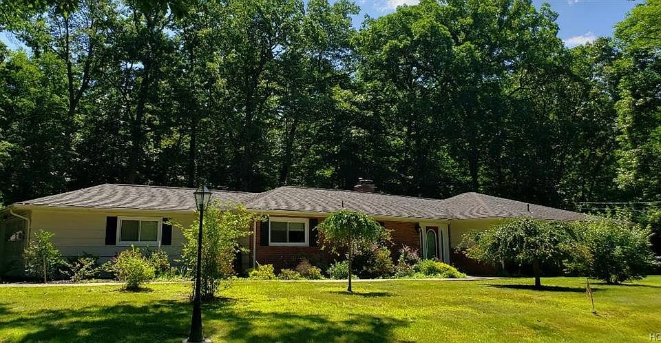 1st image of 124 Dogwood Ln