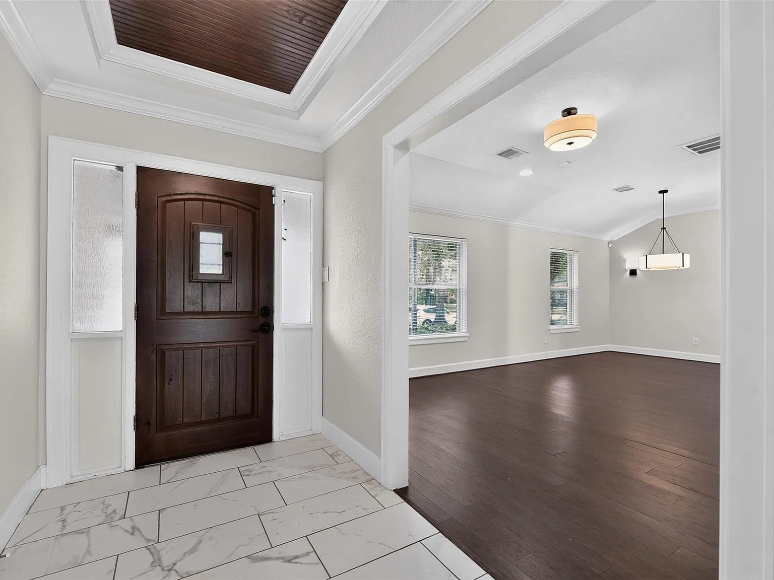 4 bed, 2.0 bath, 2098 sqft, $2,795 — Photo 3