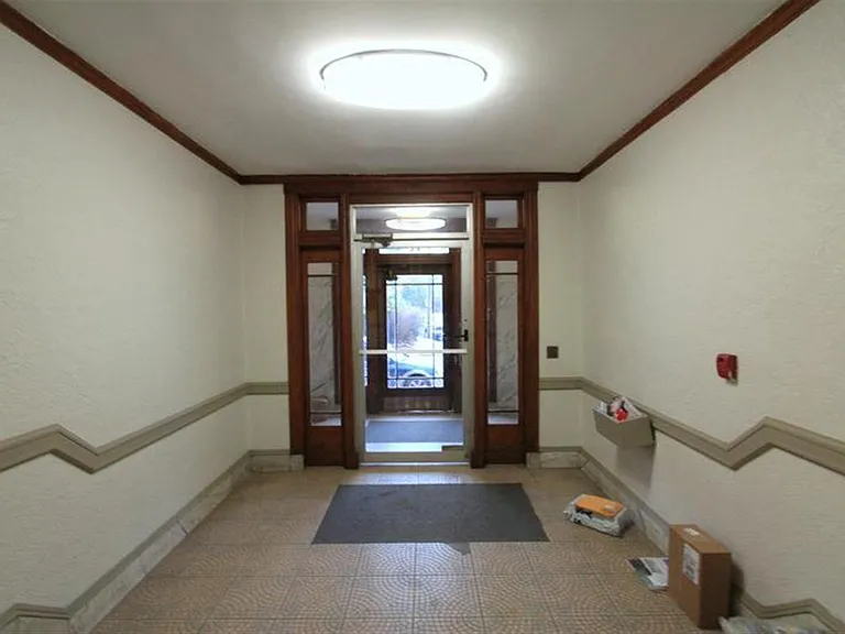 15 Linnaean St #12 — Photo 4